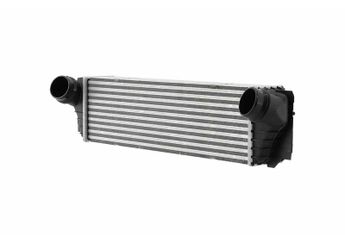 Turbo Radyatörü  HELLA 8ML 366 470-821  17117577115 17117805629 17 11 7 577 115 17 11 7 805 629 17517577115 17 51 7 577 115 17517805629 17 51 7 805 629 7577115 7 577 115 7805629 7 805 629