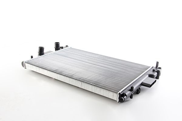 Su Radyatörü  BMW 3 Serisi Sedan/Coupe (E30)(1982->)  BSG 42-520-002