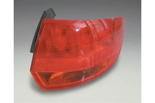 Stop Lambası Dış Sağ Audi A3 Sportback (8PA)(09.2004->)  MAGNETI MARELLI 714027770801