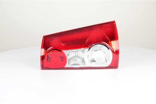 Stop Lambası Sağ Dacia Logan Express Van (01.2009->)  BSG 75-805-043