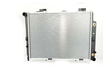 Su Radyatörü  BSG 60-520-040  6G918005FDLR006715LR039530LR039623LR006714LR002641LR000583 6G91 8005 FD LR006715 LR039530 LR039623 LR006714 LR002641 LR000583 2105005303 210 500 53 03 2105006103 210 500 61 03 2105006203 210 500 62 03 A2105005303 A 210 500 53 03 A2105006103 A 210 500 61 03 A2105006203 A 210 500 62 03