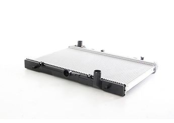 Su Radyatörü  BSG 62-520-007  1300330130034750512102 1300330 1300347 50512102 MR127853